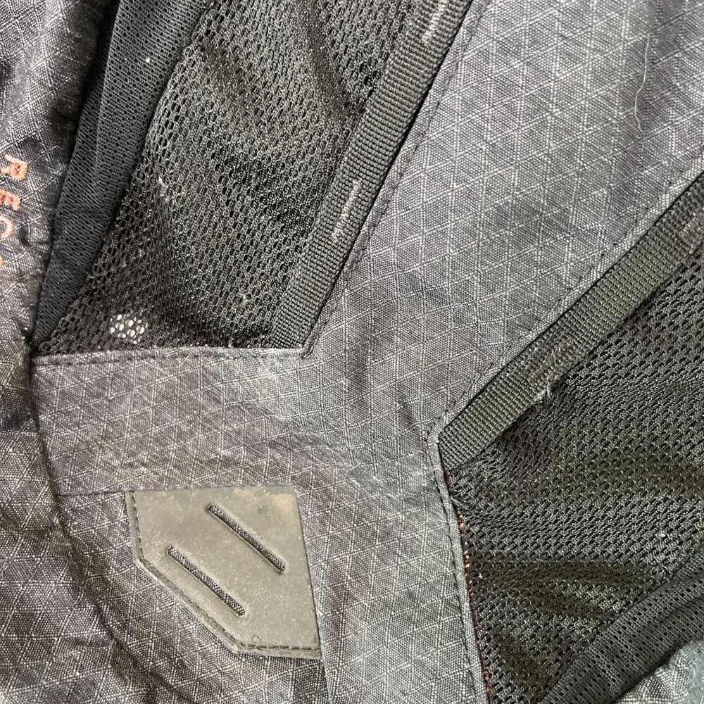The North Face Recon Backpack Black Rose Gold School Gym Travel Laptop Work - Picture 10 of 14
